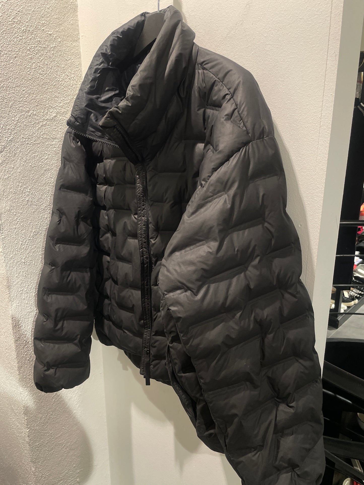 H&M - Thermal Jacket - Black - Medinas Wardrobe - XL