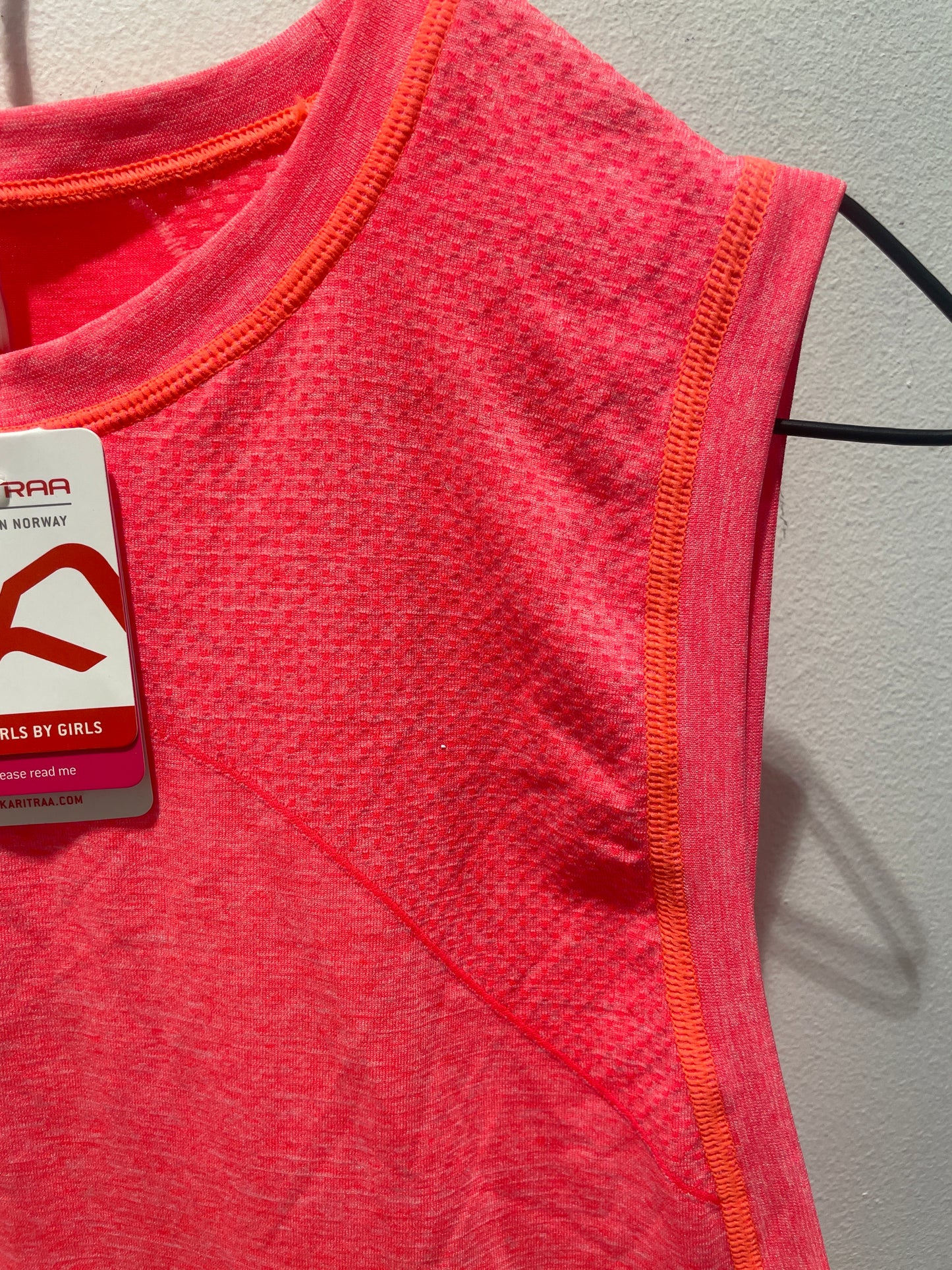 Kari Traa - Top - Kristina - Bright Coral - XS/S - Medinas Wardrobe