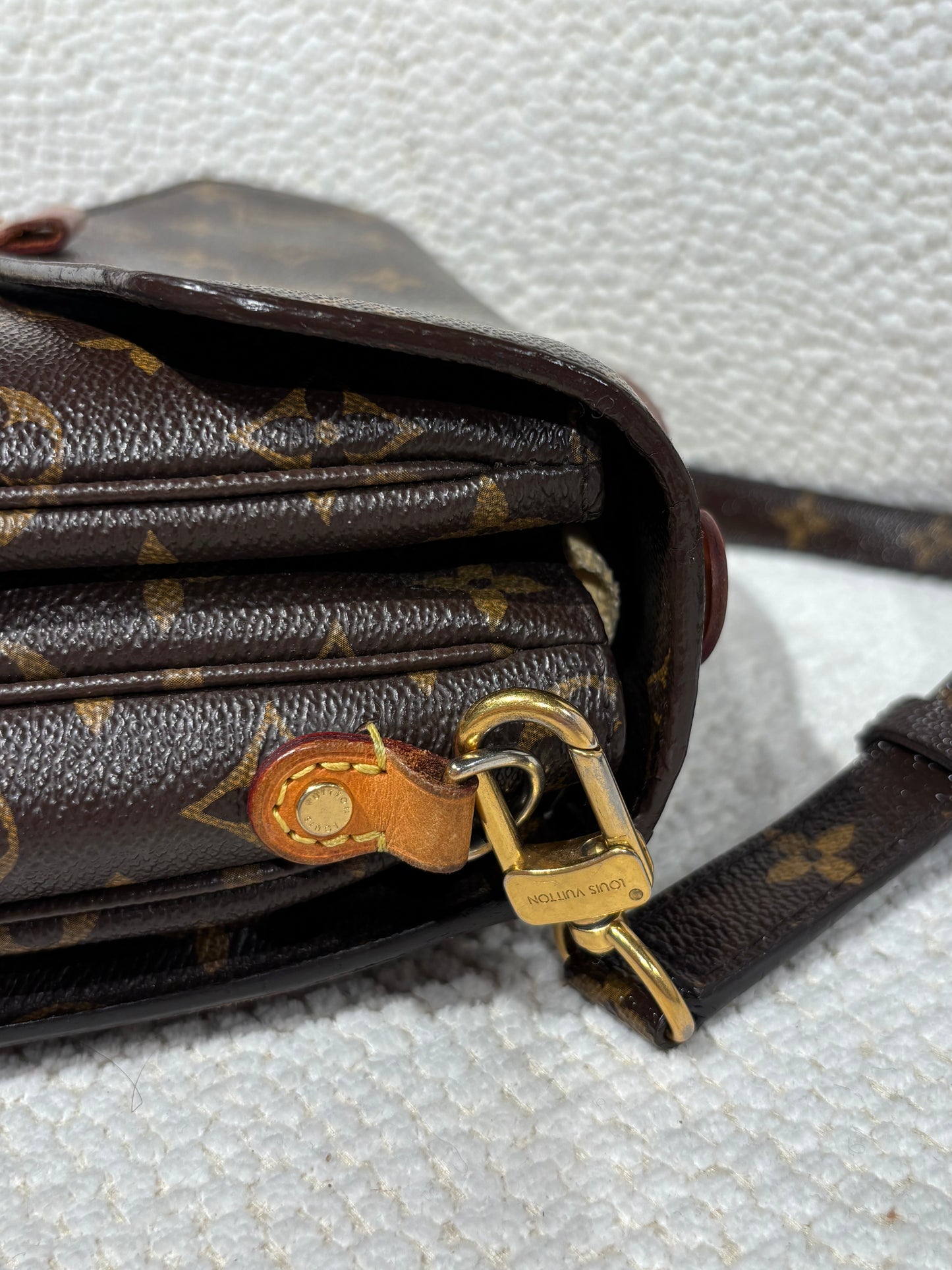 Louis Vuitton Pochette Métis – Brown Iconic Monogram leather