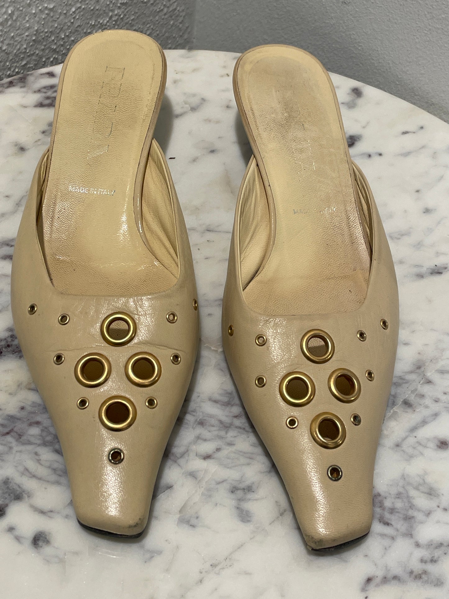 Vintage Prada Beige Leather Pointed-Toe Grommet Mules Kitten Heels  – 38