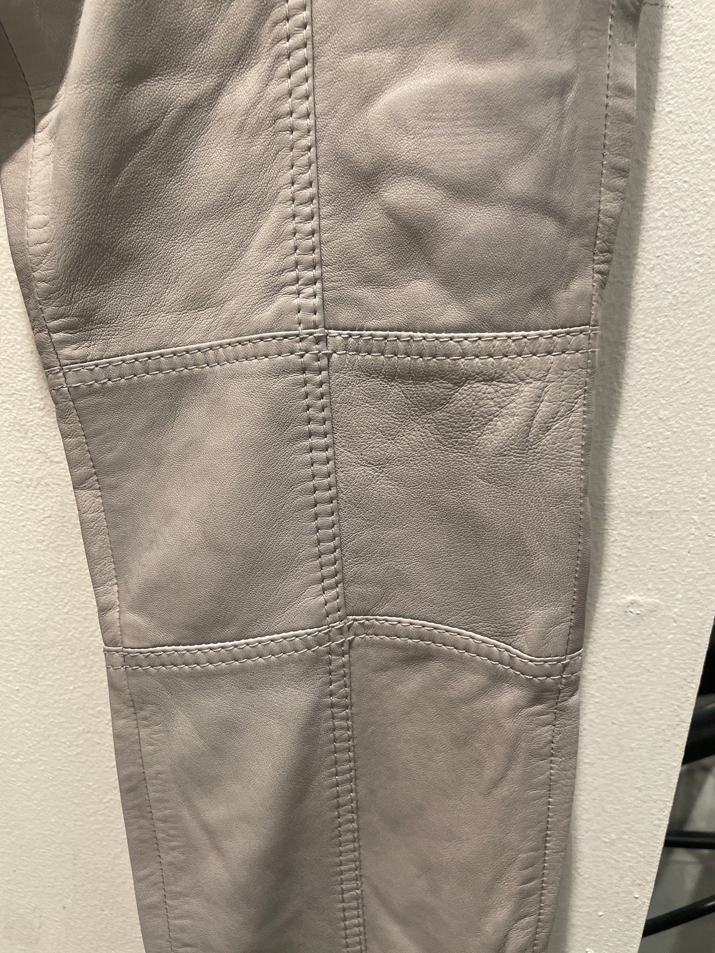 Baum und Pferdgarten - Soft Leather Trousers - Light Grey - EU42