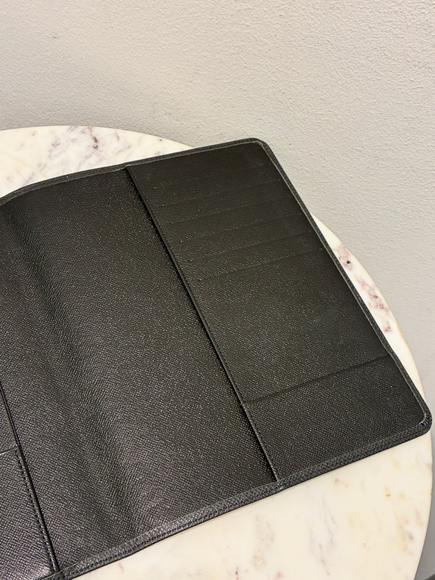 Louis Vuitton Agenda/Document Holder MM - Black Taiga Leather