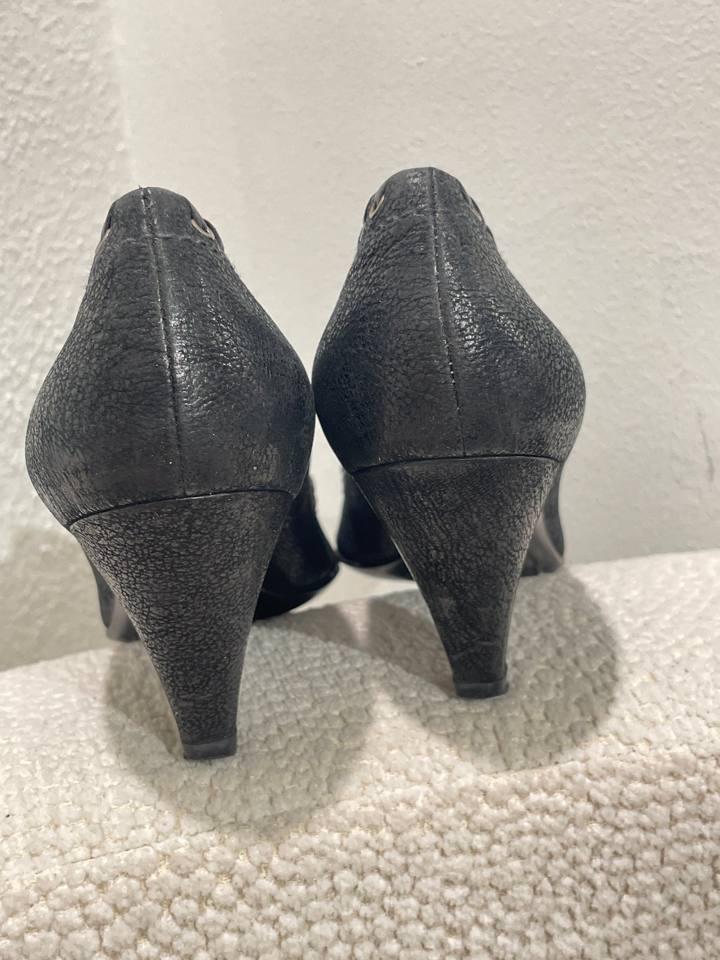 Prada Heels – Black Leather w. croco toe - 37,5