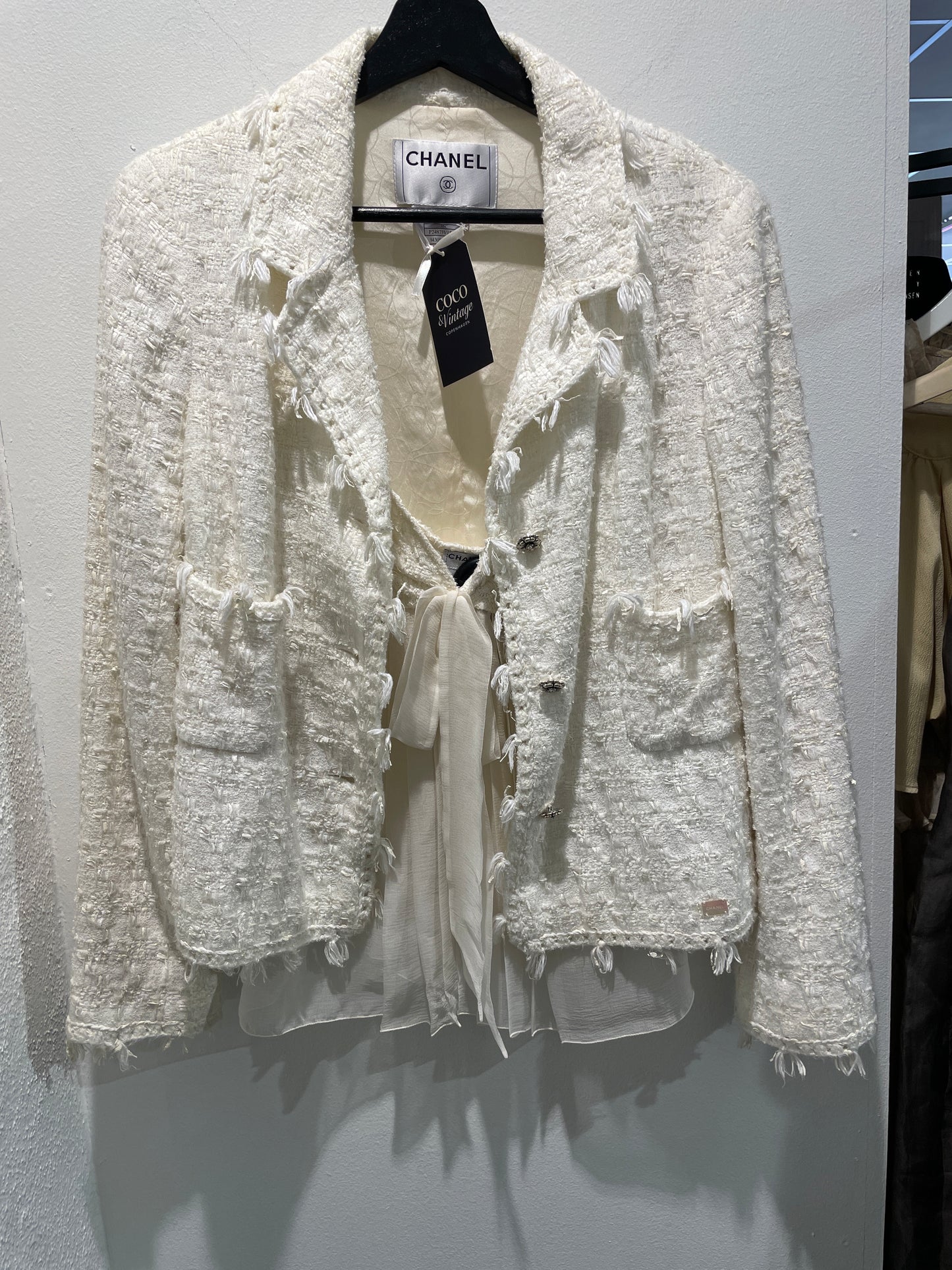 Chanel top – Classic Tweed in White - EU 36