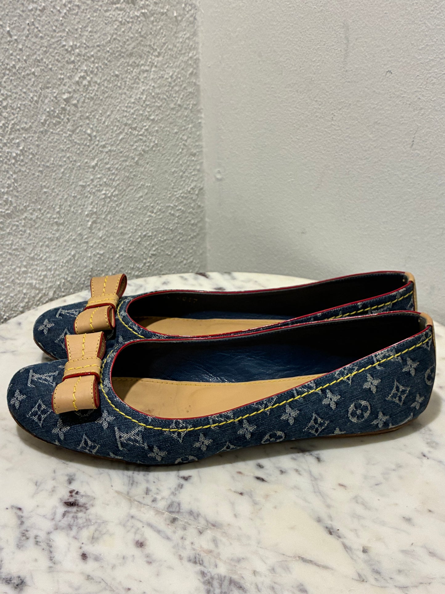 Louis Vuitton Ballerinas - Rare Monogram Denim & Iconic Leather Bows - EU 38,5 (38,5-39)
