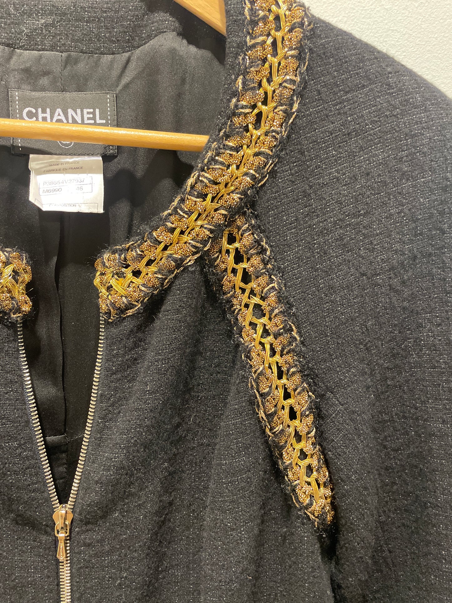 Chanel –  Boucle dress / jacket - black & gold - EU 44