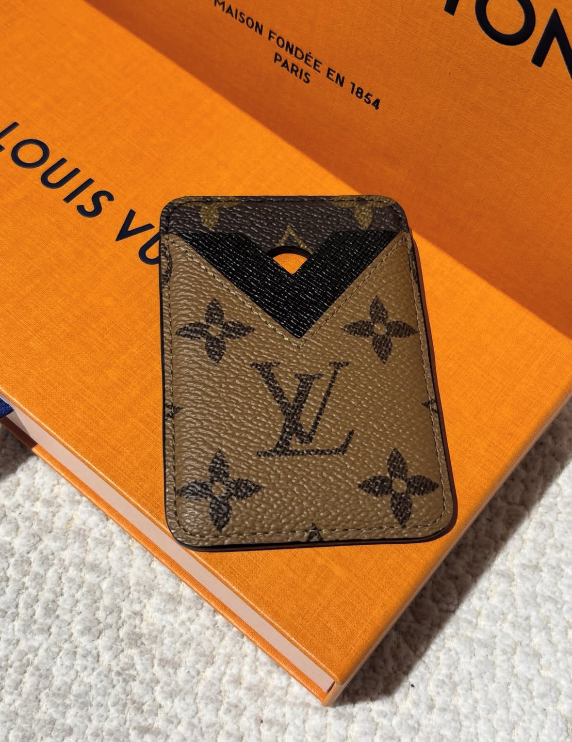 Louis Vuitton Magnetic Cardholder - Monogram Logo Leather