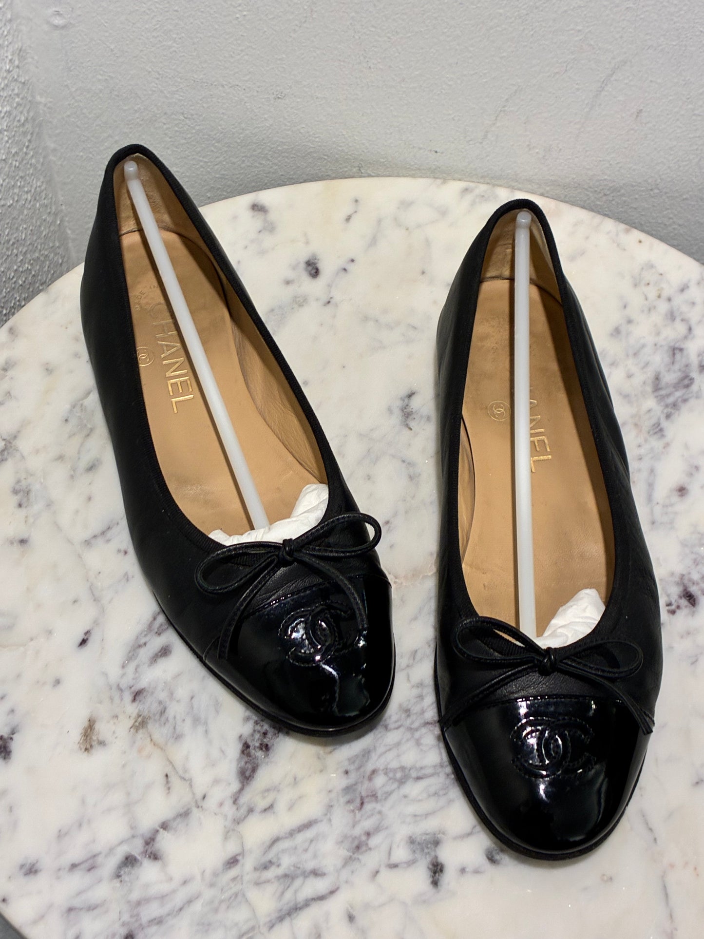 Chanel Ballerinas - Black Lambskin & Patent Leather - EU 38
