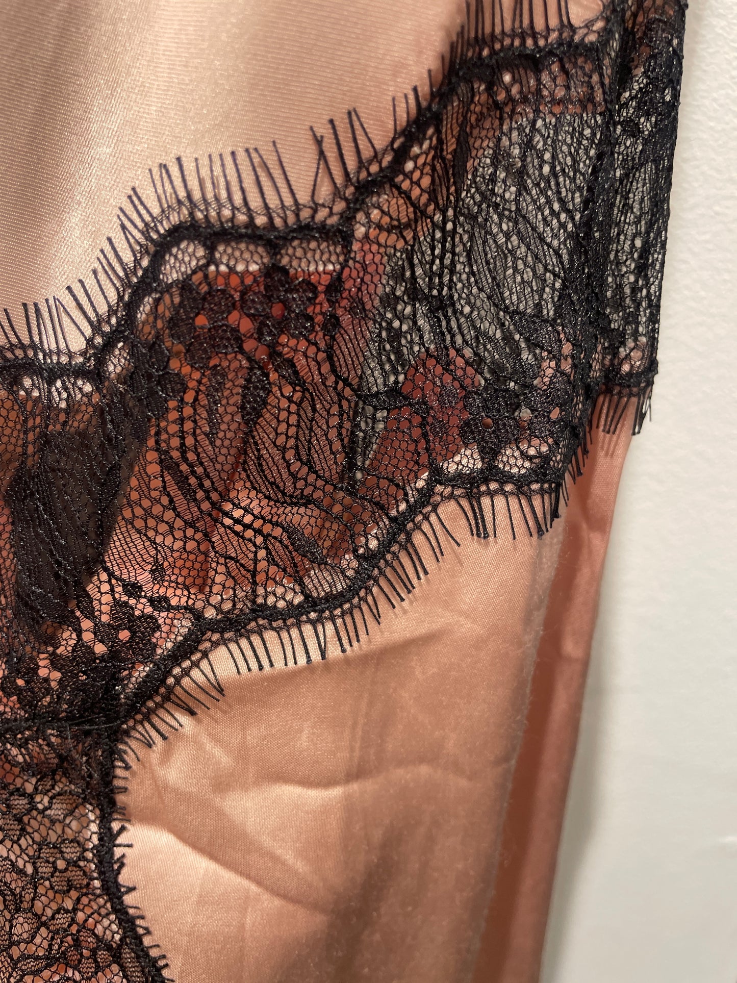 Herskind Nelly Asymmetric Lace Satin Skirt – Size EU 40 / L (Brand New with Tags)