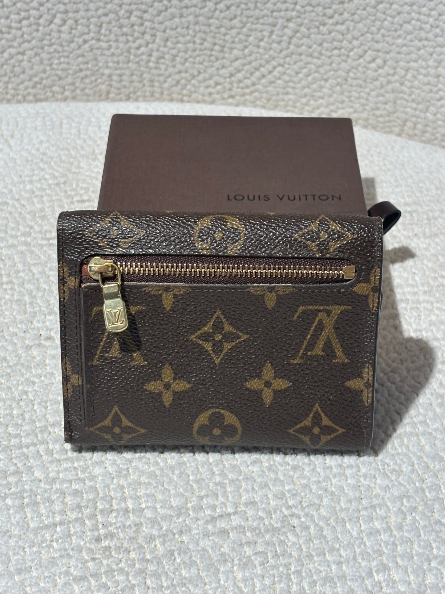Louis Vuitton Wallet – Brown Leather with Gold Clasp