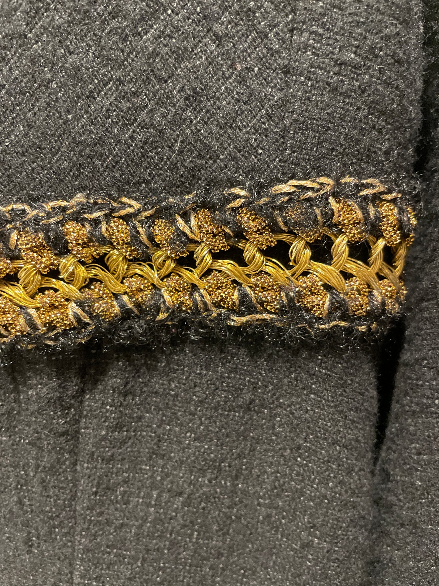 Chanel –  Boucle dress / jacket - black & gold - EU 44