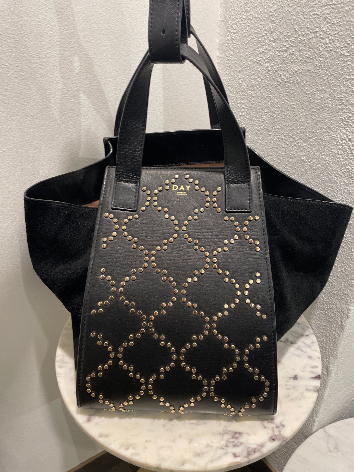 DAY - Studded Suede Tote Bag - 32/40 x 25 x 25 cm - Black & Gold