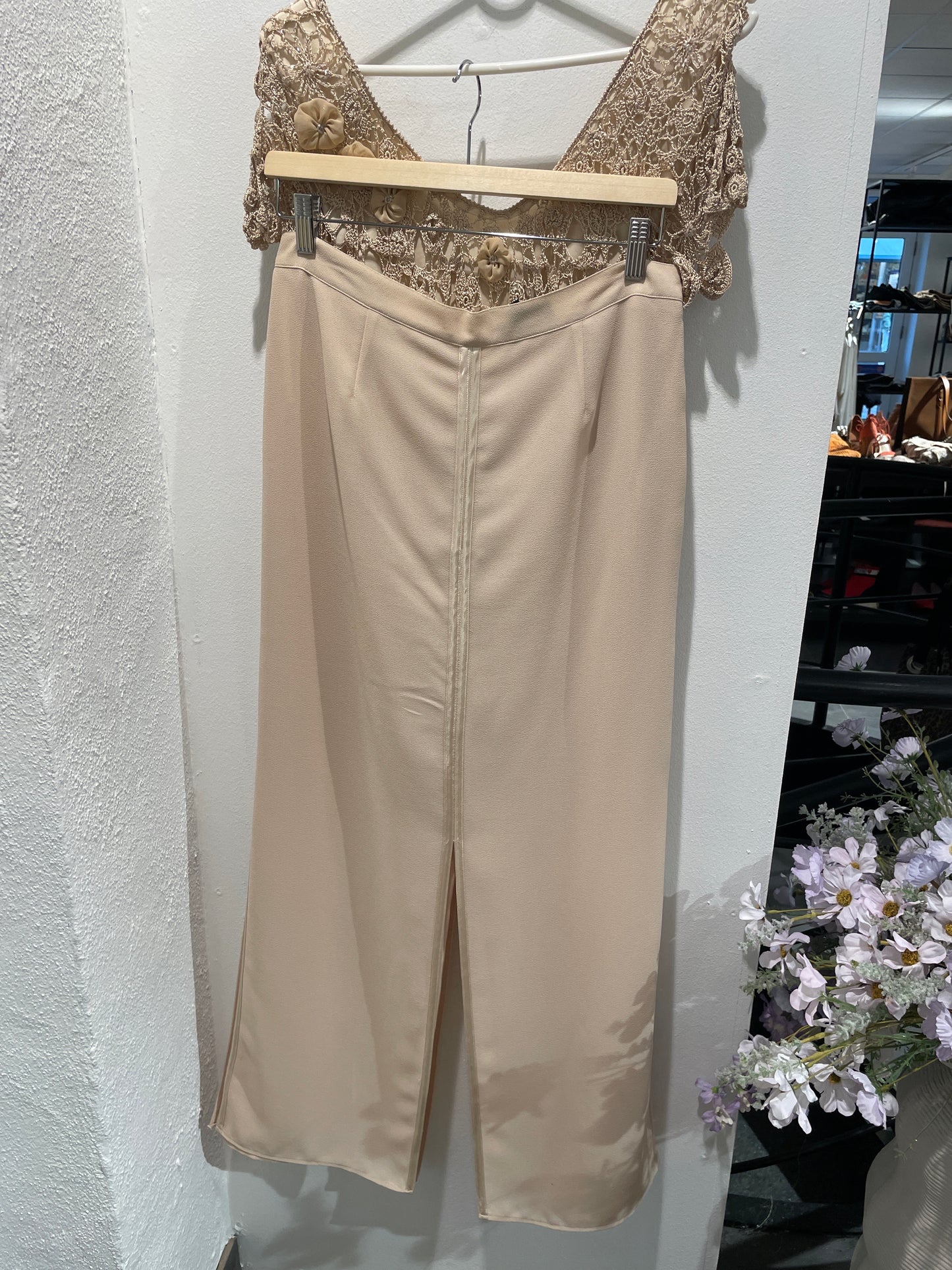 Molly Jo - open skirt and lace top - EU40