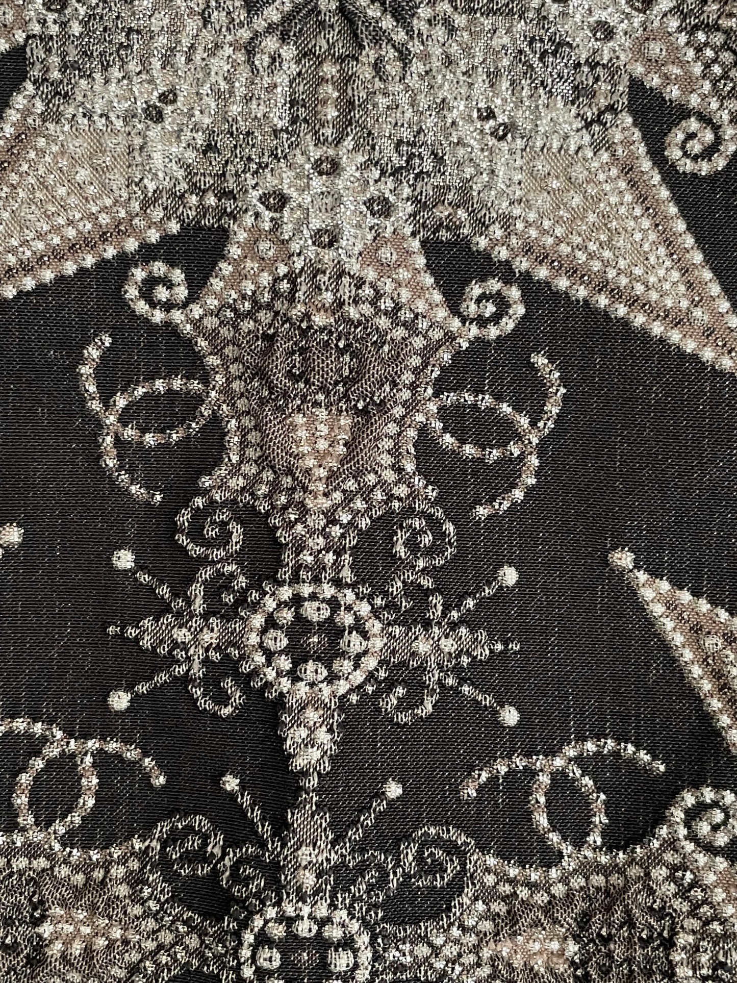 Chanel Eksklusiv Top - Håndbroderet - Sort & sølv