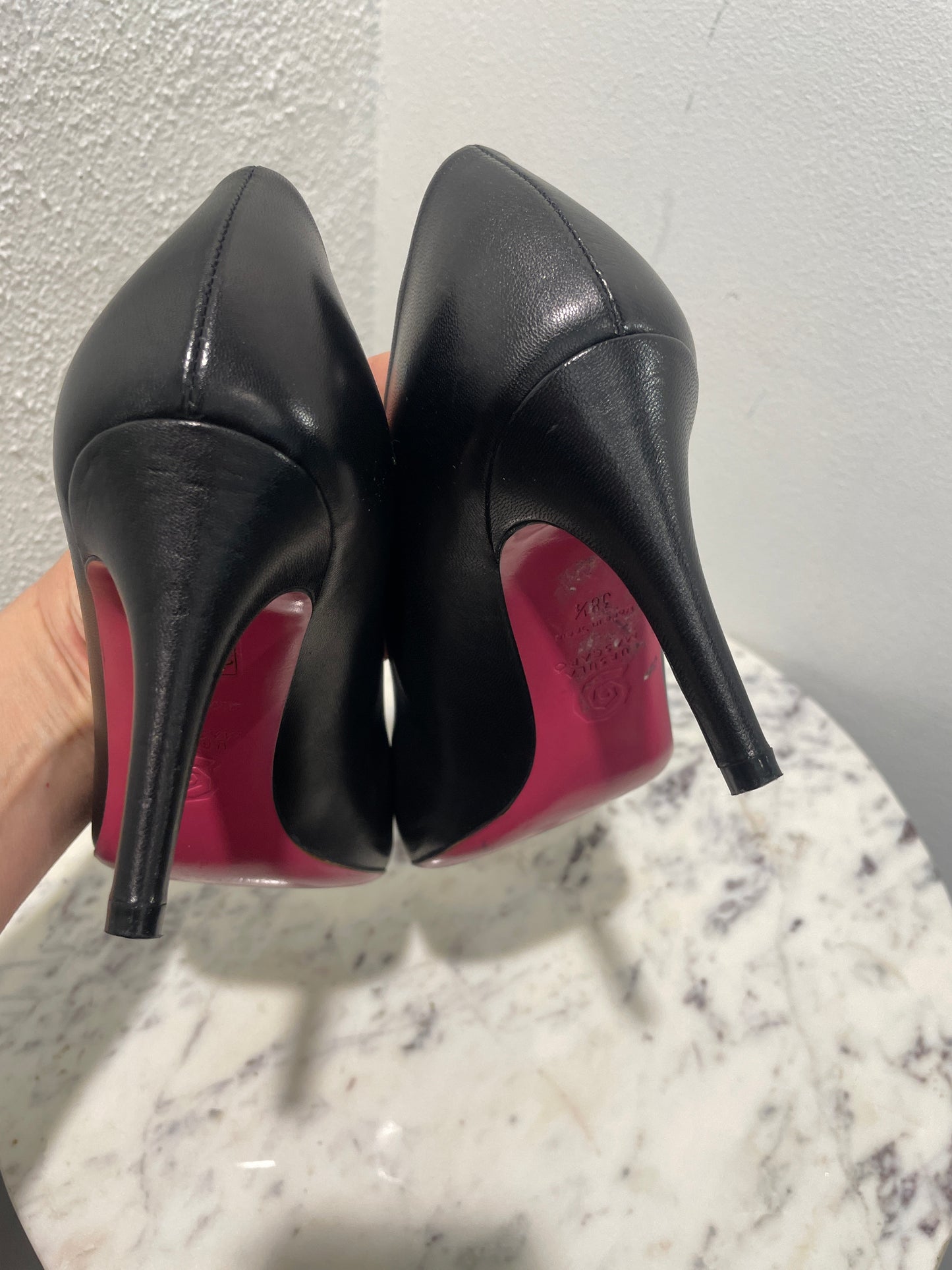 Úrsula Mascaró Pointed Leather Pumps with Contrast Heel - 38,5