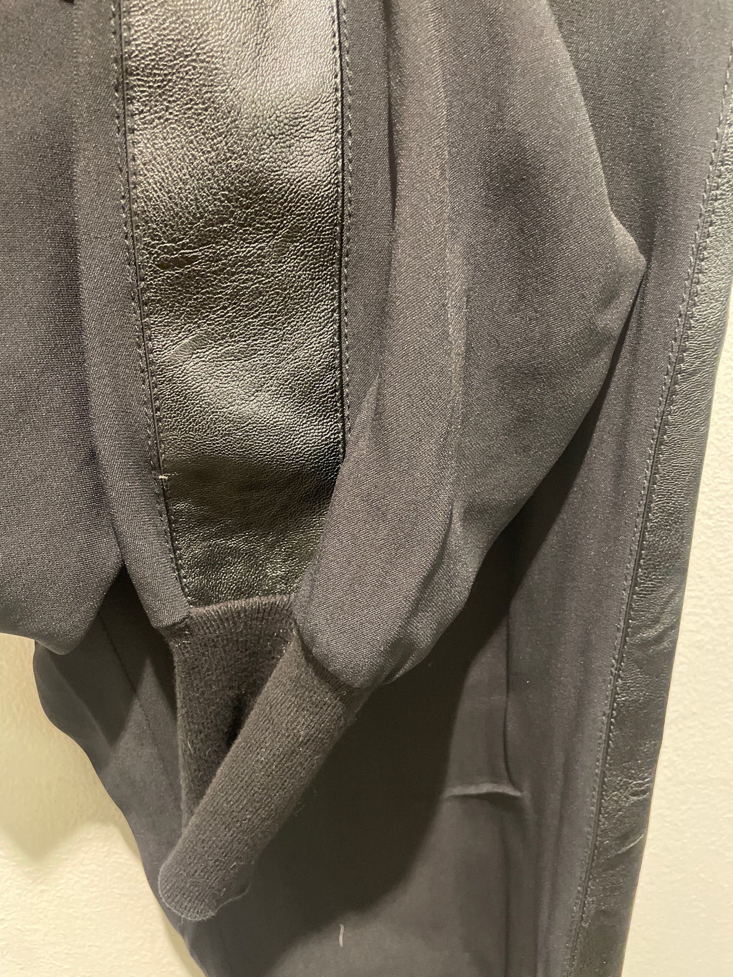 Stella McCartney — Black Jogger Trousers with Vegan Leather and Ribbed Cuffs - Size IT 38 / Fits EU 36