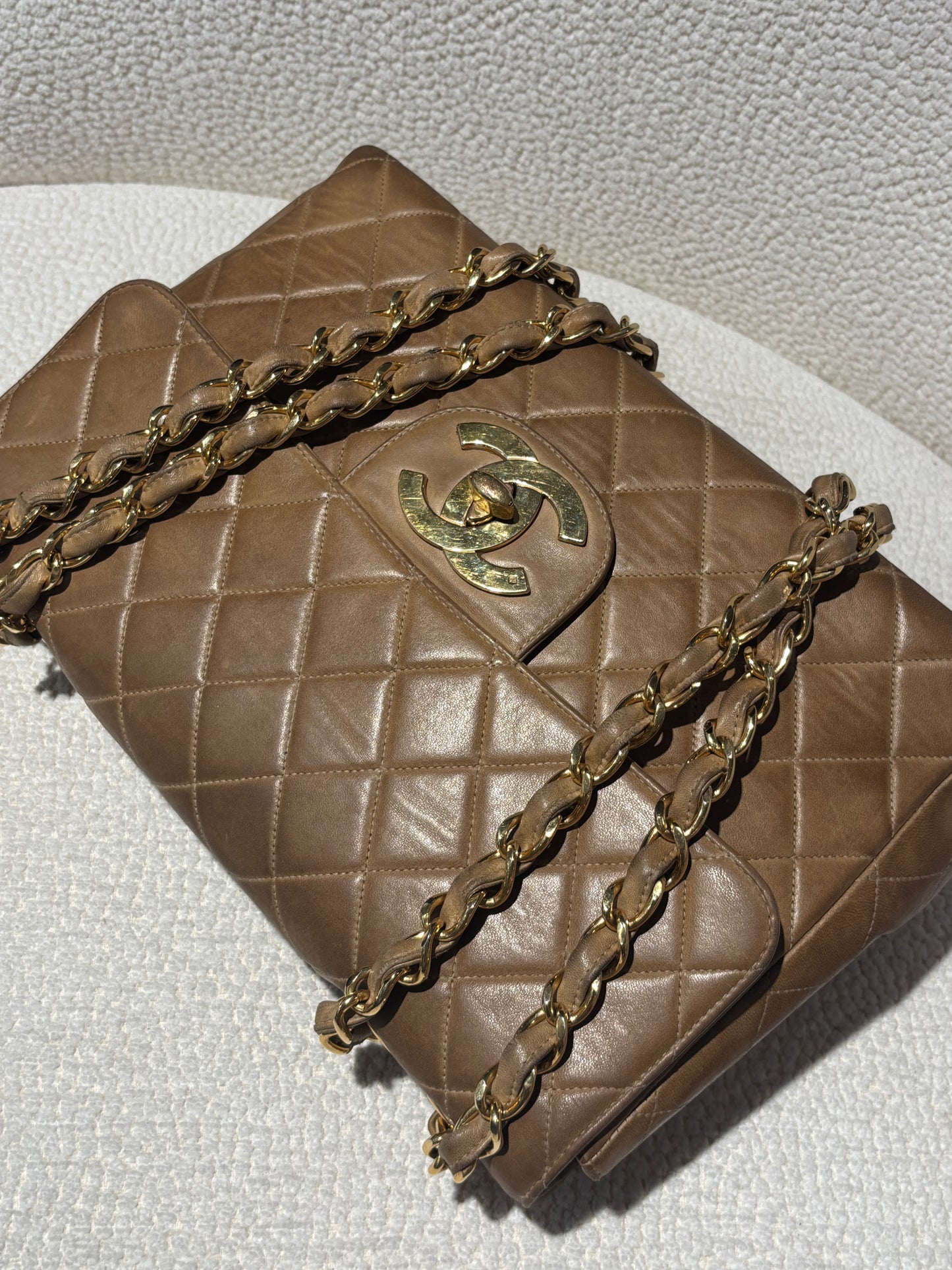 Chanel Vintage XL Classic Flap Bag – Camel Lambskin & 24K Gold Hardware