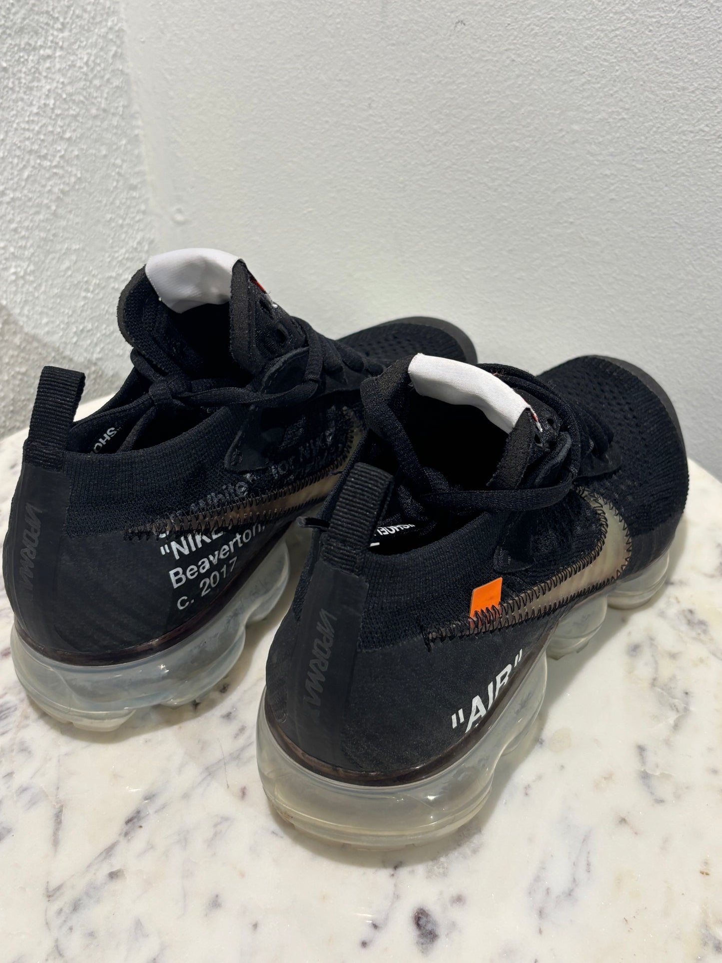 Nike Air VaporMax x Off-White Black - EU40 - Medinas Wardrobe