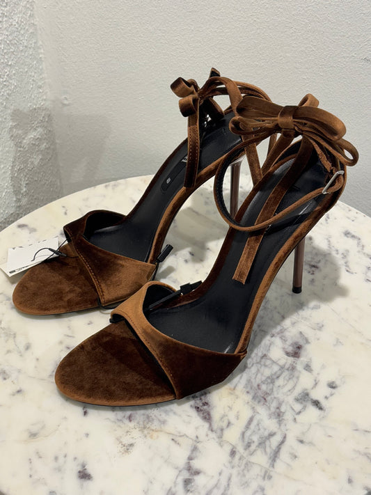 Zara - Heels - Brown Velvet - Medinas Wardrobe - 40