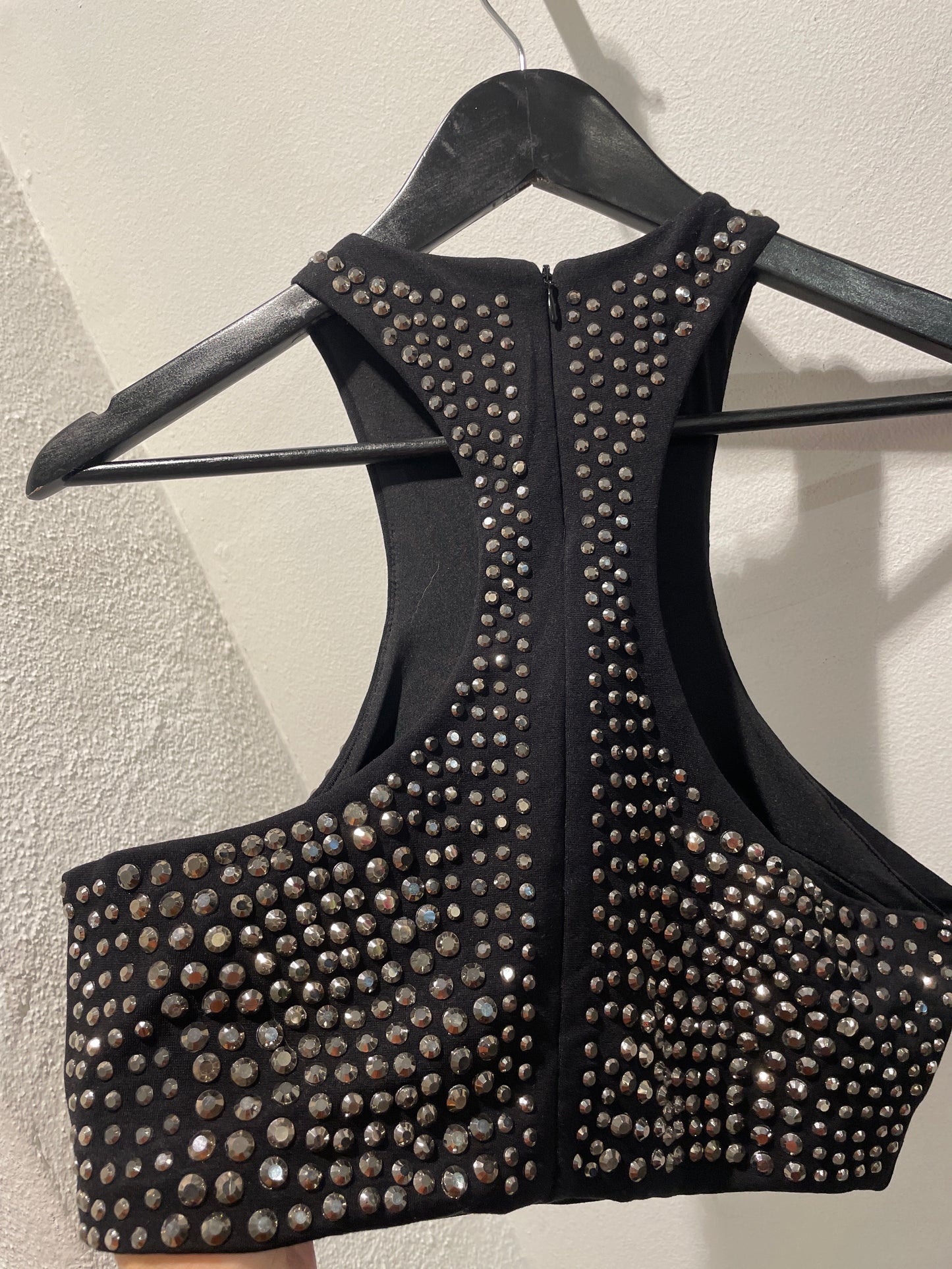 Cropped top - Black w. studs - Medinas Wardrobe - S