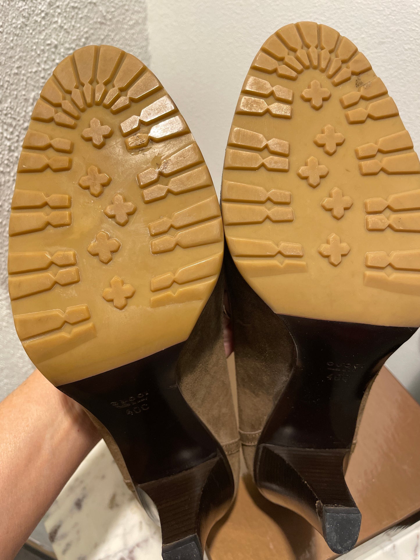 Gucci Vintage Horsebit Suede Pumps – Size EU 40C / Dark Brown