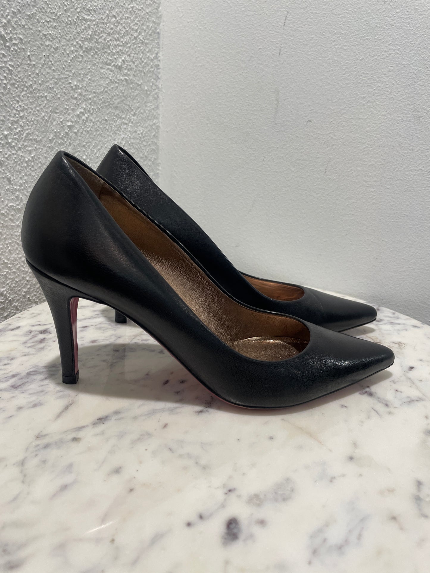 Úrsula Mascaró Pointed Leather Pumps with Contrast Heel - 38,5