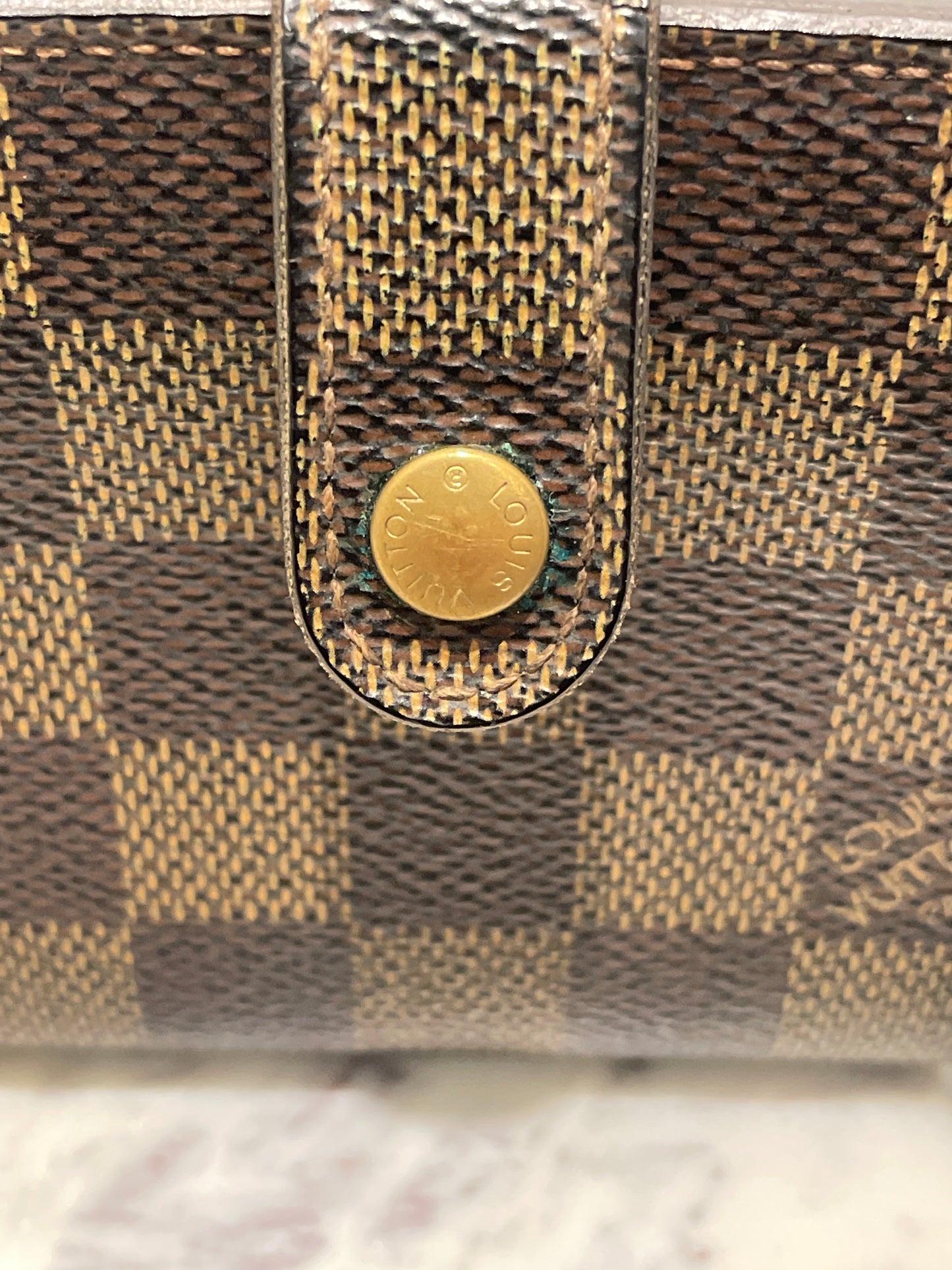 Louis Vuitton French Wallet – Timeless leather wallet in Damier Ebene canvas