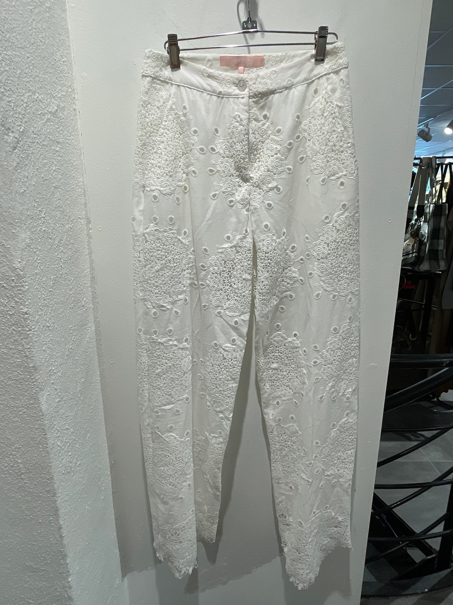 Valerie Khalfon Paris - White Lace Pants - Medinas Wardrobe - EU38