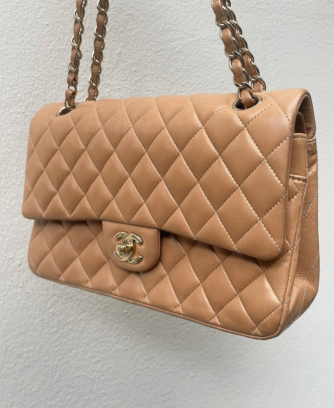 Chanel - Classic flap bag - Beige lammeskind m. guld hrdw.