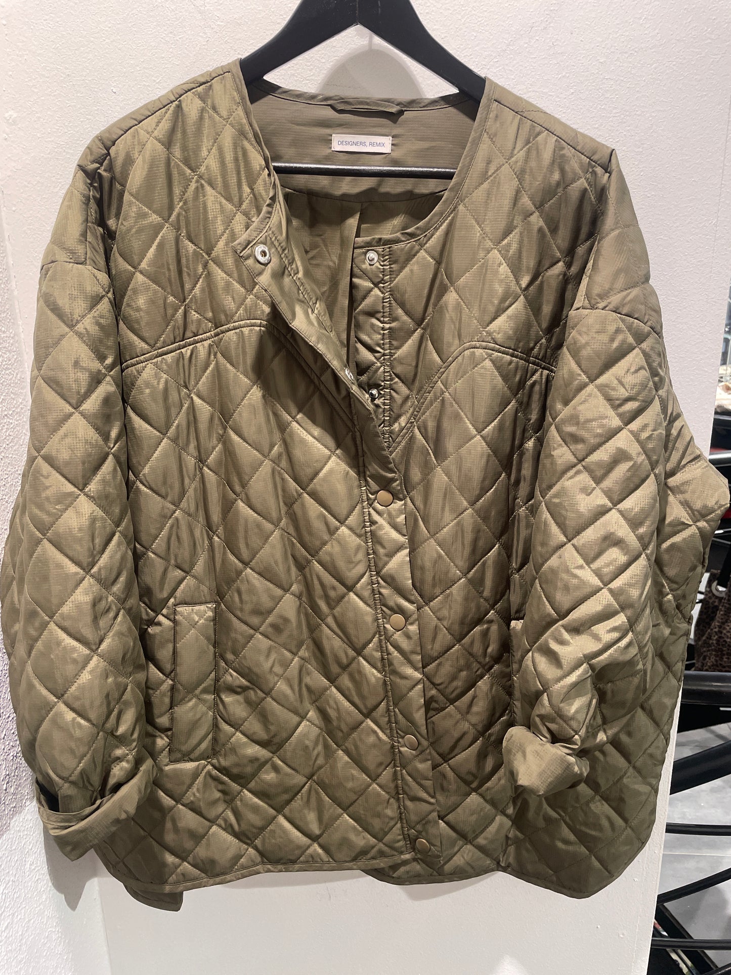 Designers Remix - oversized Thermal jacket - Khaki - Medinas Wardrobe - EU40