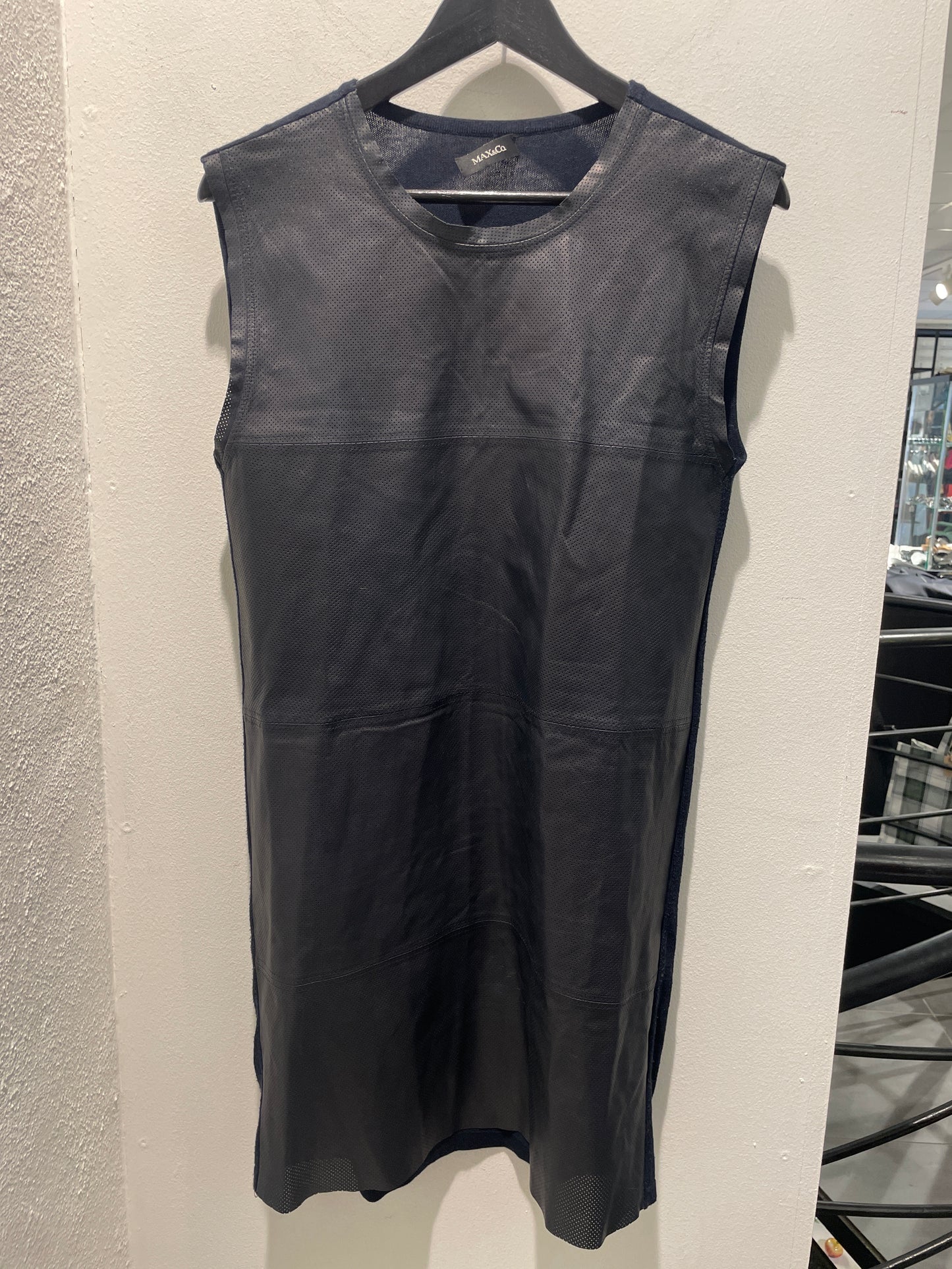 MAX&Co. — Navy Sleeveless Midi Dress in Faux-Leather and Knit - M