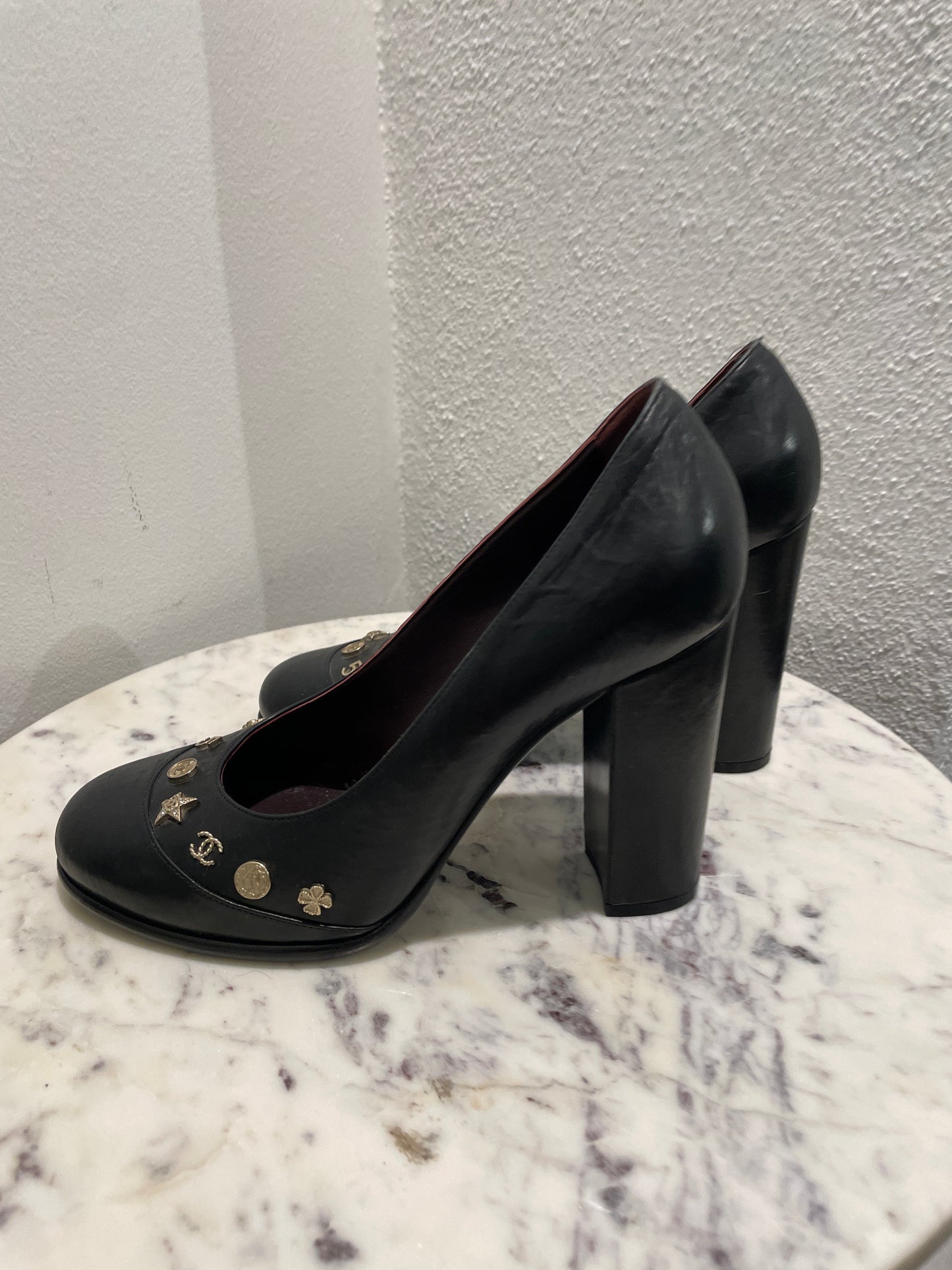 Chanel Heels – Rare in Black Leather & Gold Medallion Symbols - EU 40C