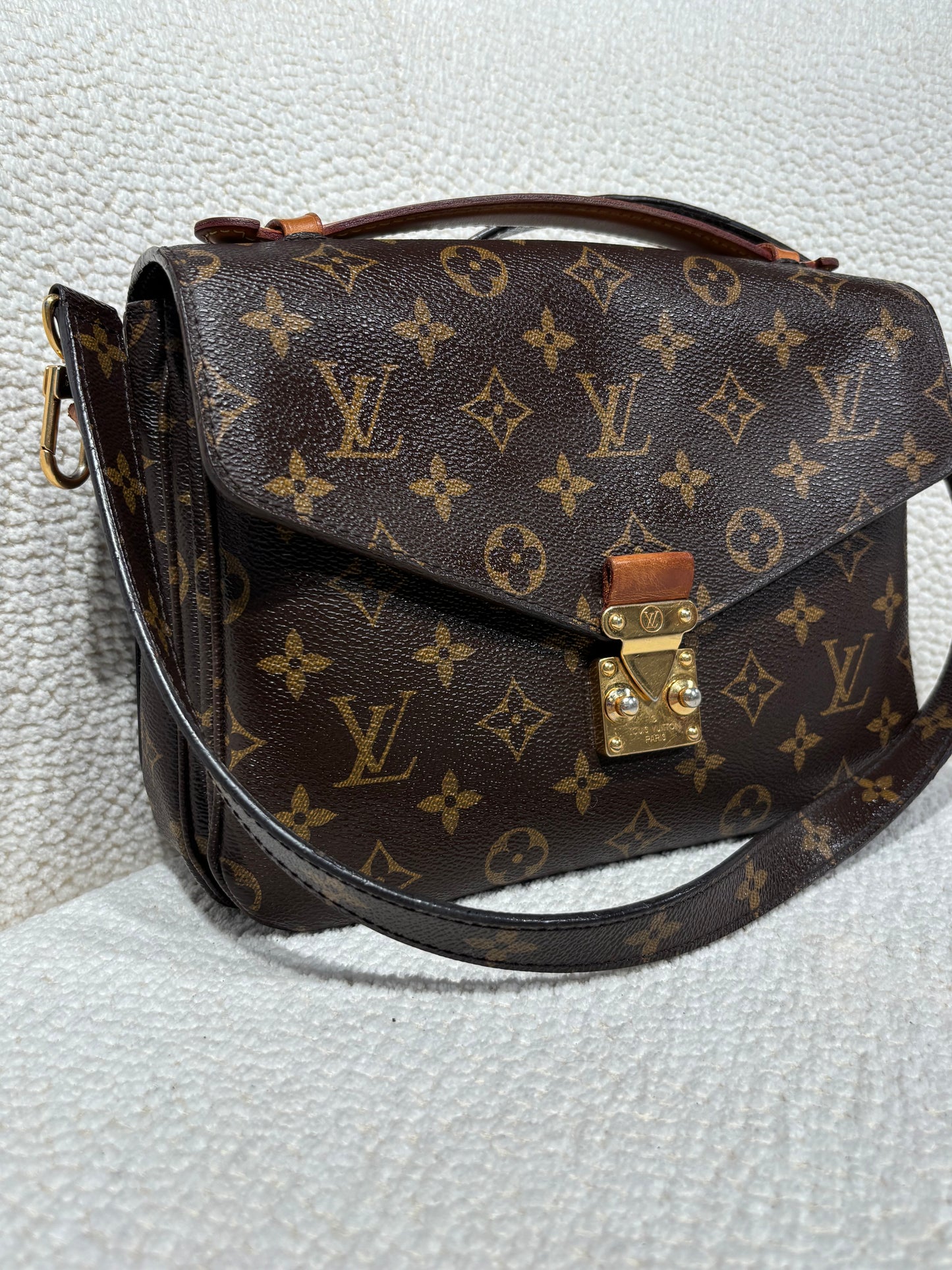 Louis Vuitton Pochette Métis – Brown Iconic Monogram leather