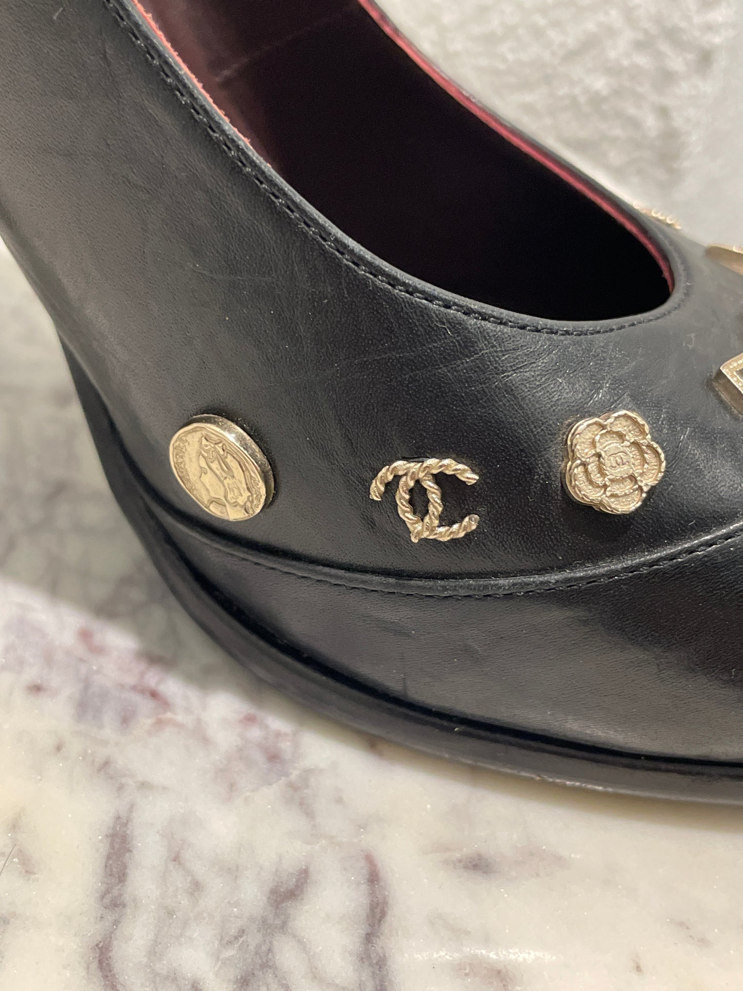 Chanel Heels – Rare in Black Leather & Gold Medallion Symbols - EU 40C