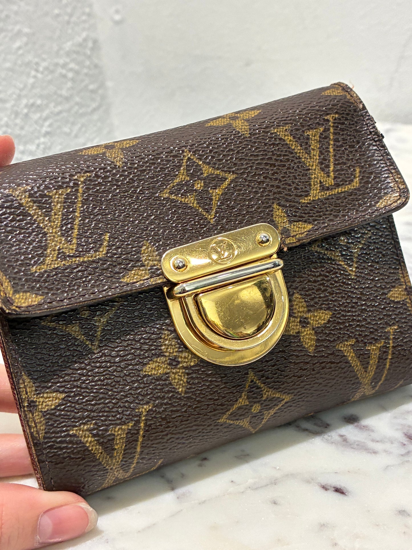 Louis Vuitton Wallet – Brown Leather with Gold Clasp