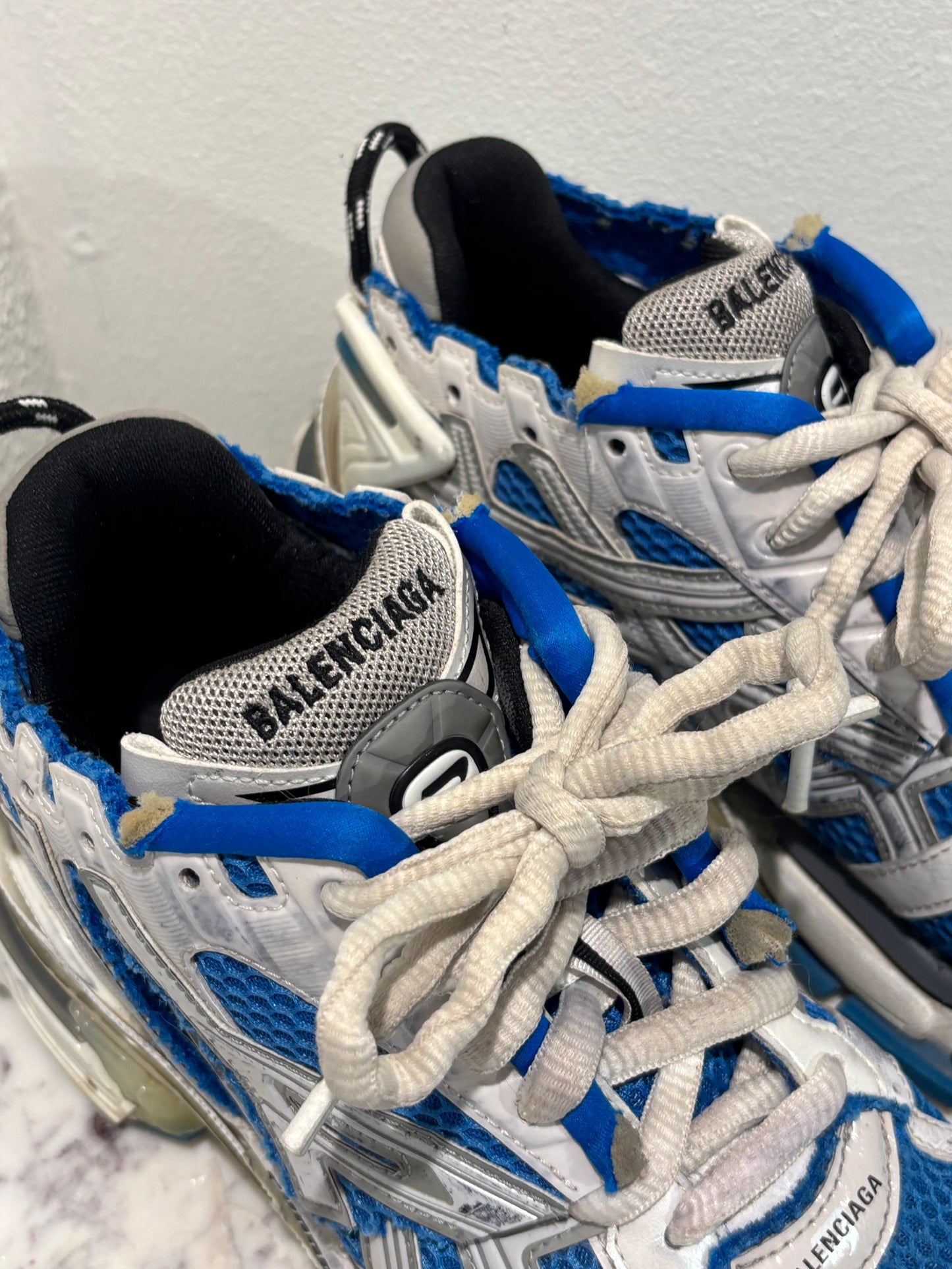 Balenciaga - Runner - white/blue/grey - EU39 - Medinas Wardrobe