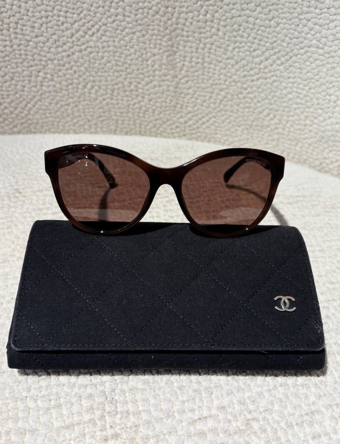 Chanel Sunglasses - Brown w. gold