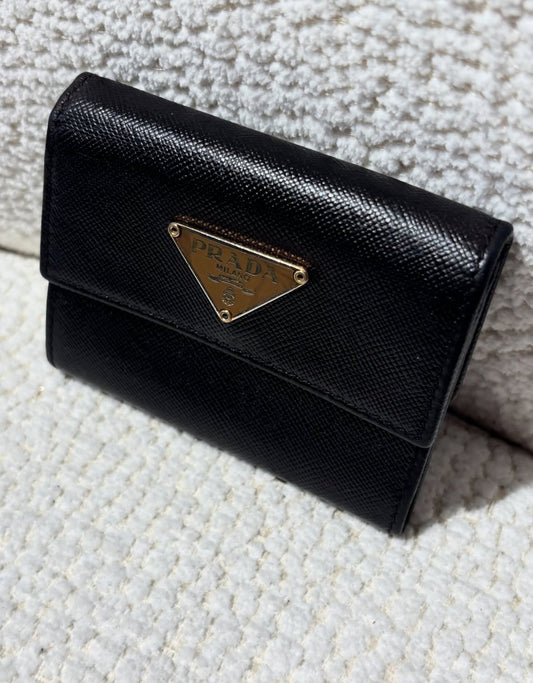 Prada -  logo wallet