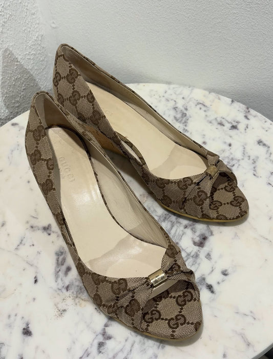 Gucci Wedge Sandals – 37