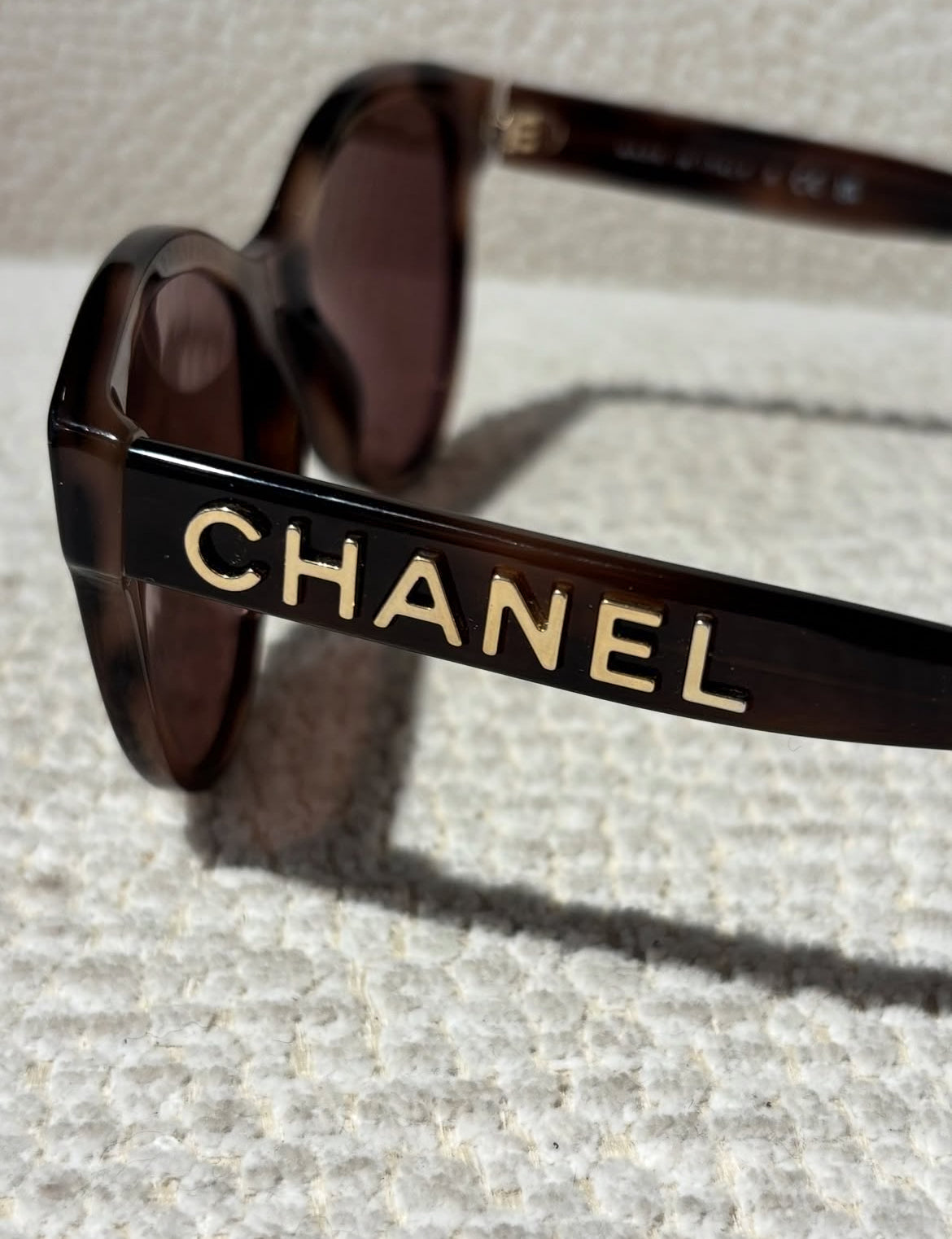 Chanel Sunglasses - Brown w. gold