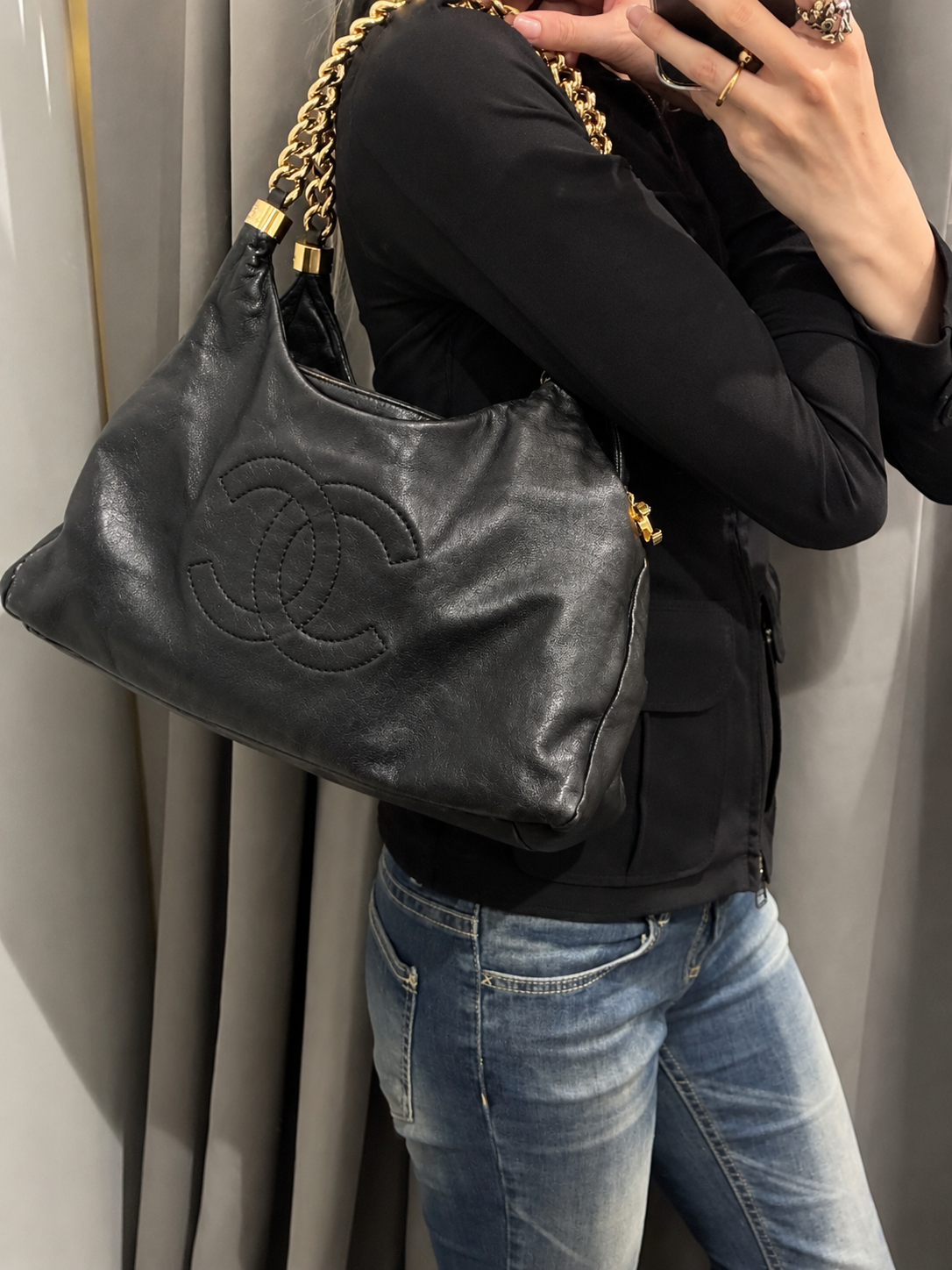 Chanel CC Chain Shoulder Bag – Black Lambskin & Gold Hardware
