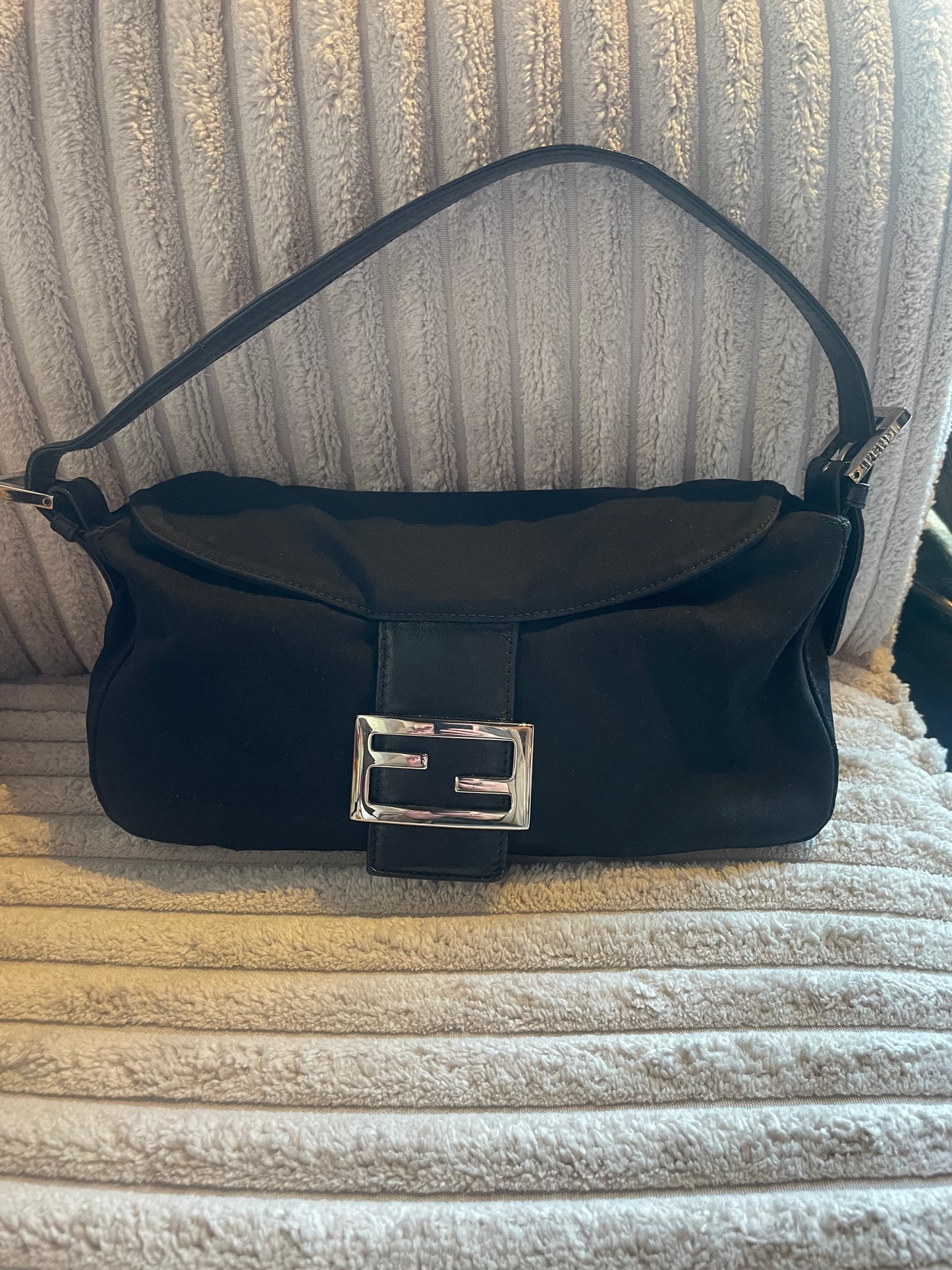 Fendi - Mamma Baguette taske - sort satin-nylon & skind