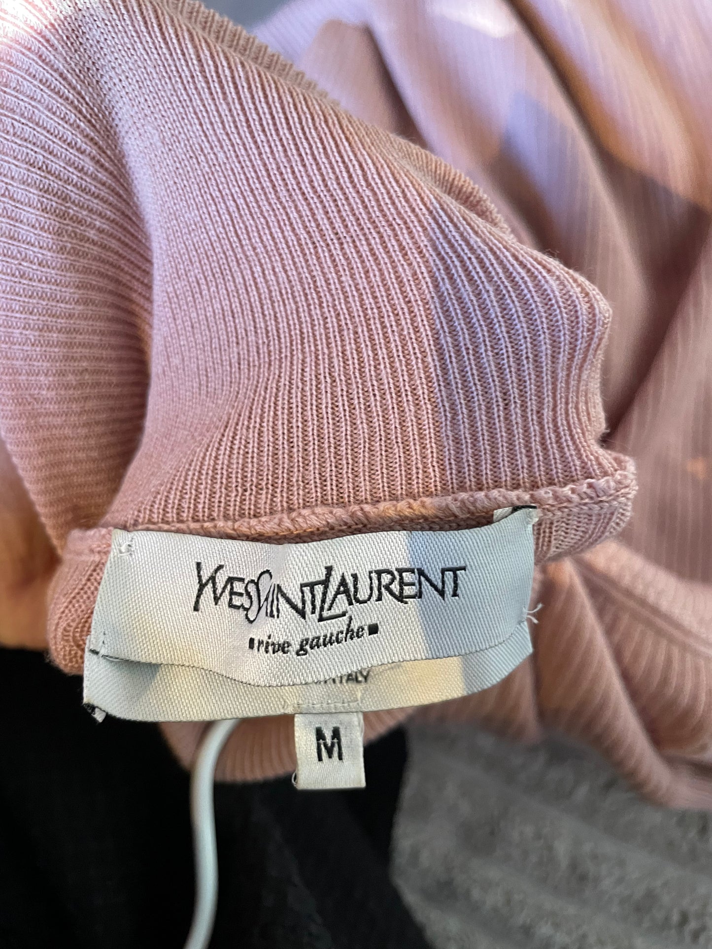 Yves Saint Laurent - blødt uldstrik m. høj hals - M