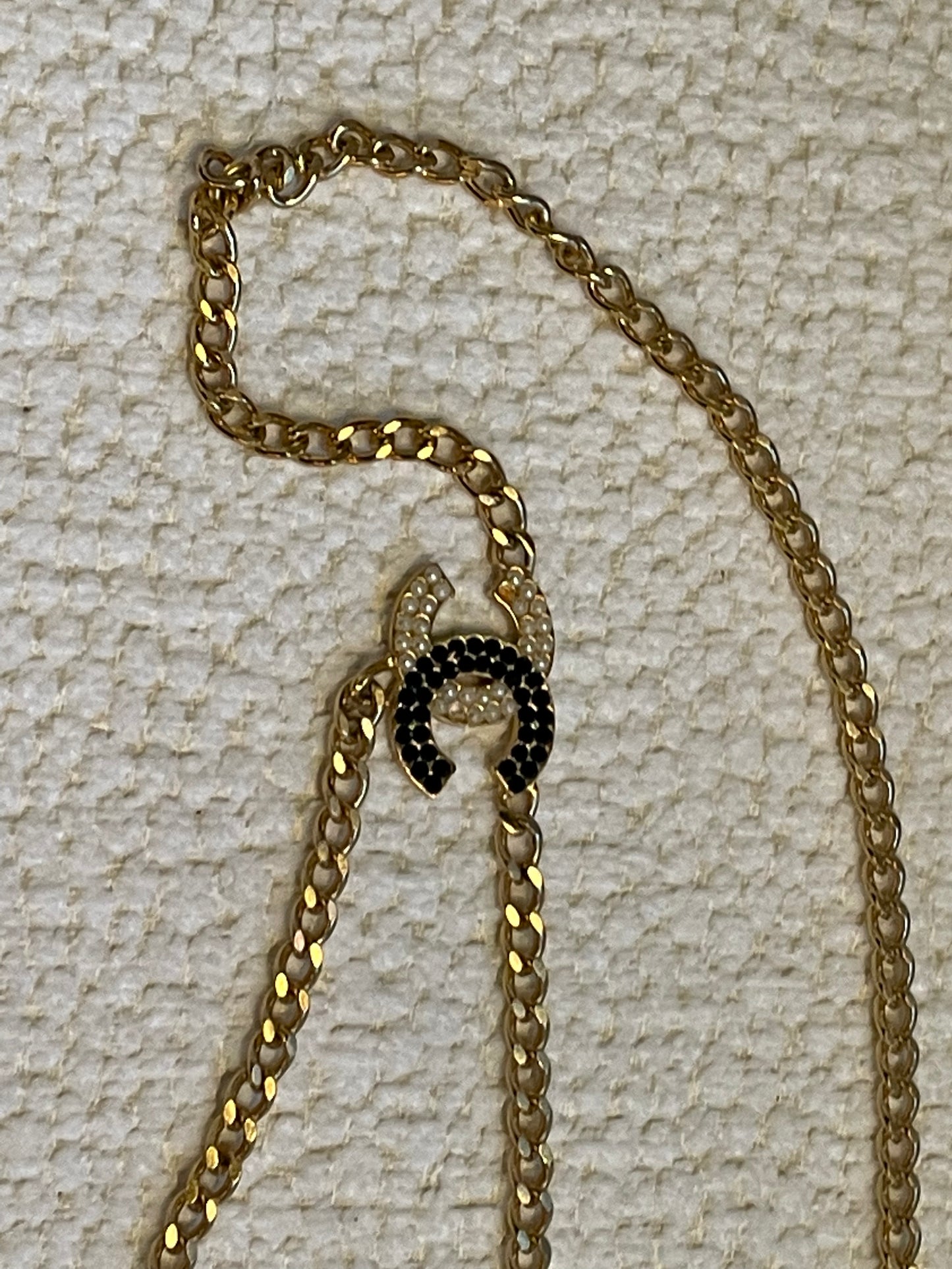 Chanel - CC logo - Chain bælte / halskæde - guld med sort-hvid-guld CC logos