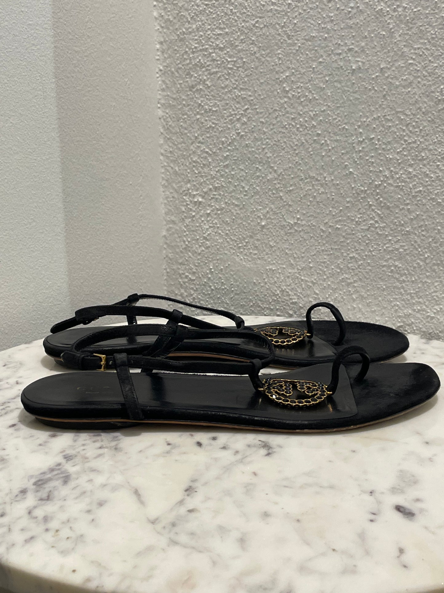Gucci Interlocking GG Roman Leather Flat Sandals - 38