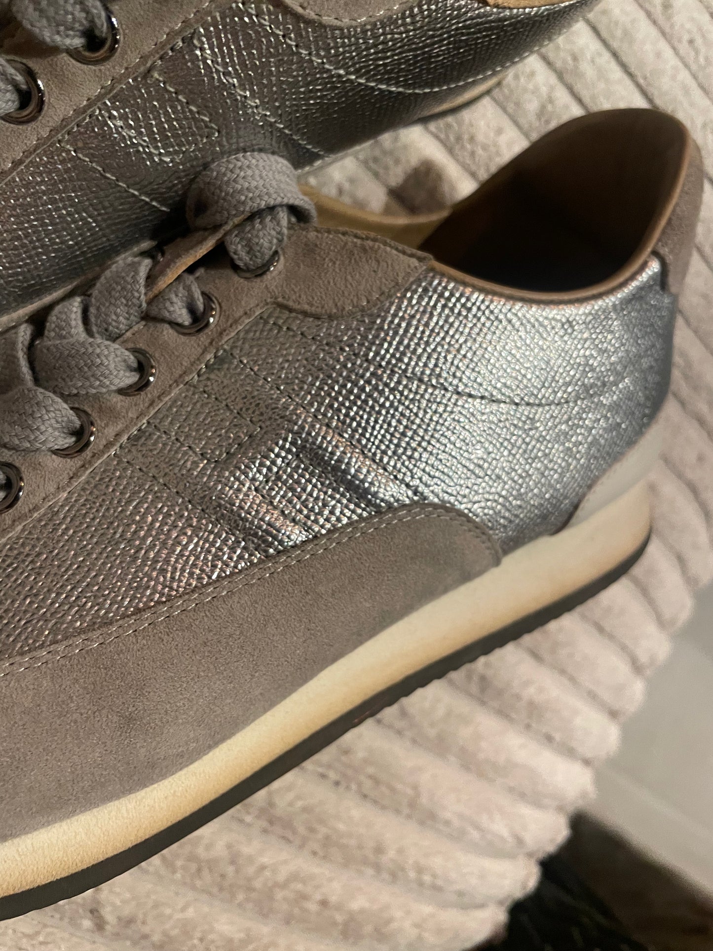 Hermés - sneaks i sølv, hvid og beige