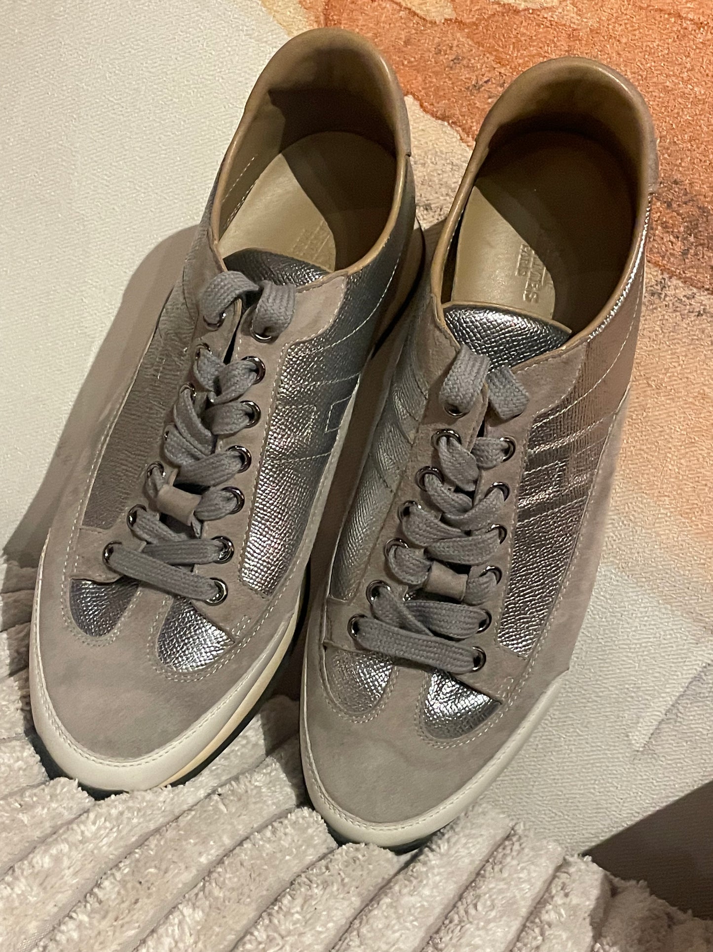 Hermés - sneaks i sølv, hvid og beige