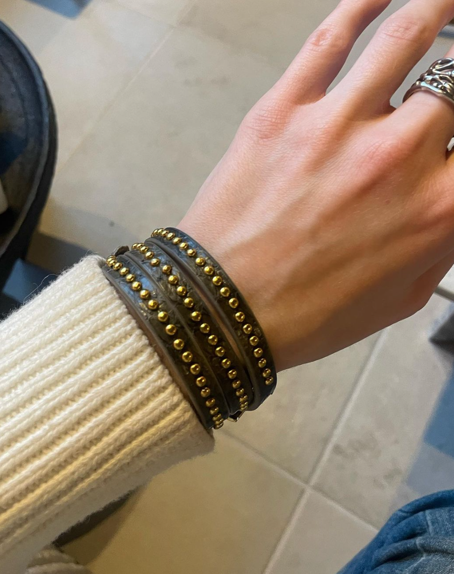 Armbånd - guld & beige / taupe - Sofie Schnoor