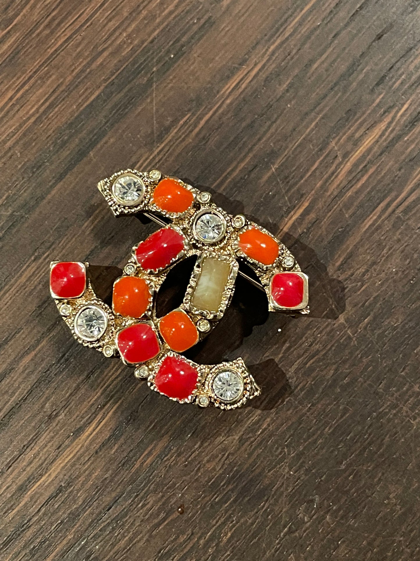 Broche - Chanel - CC logo