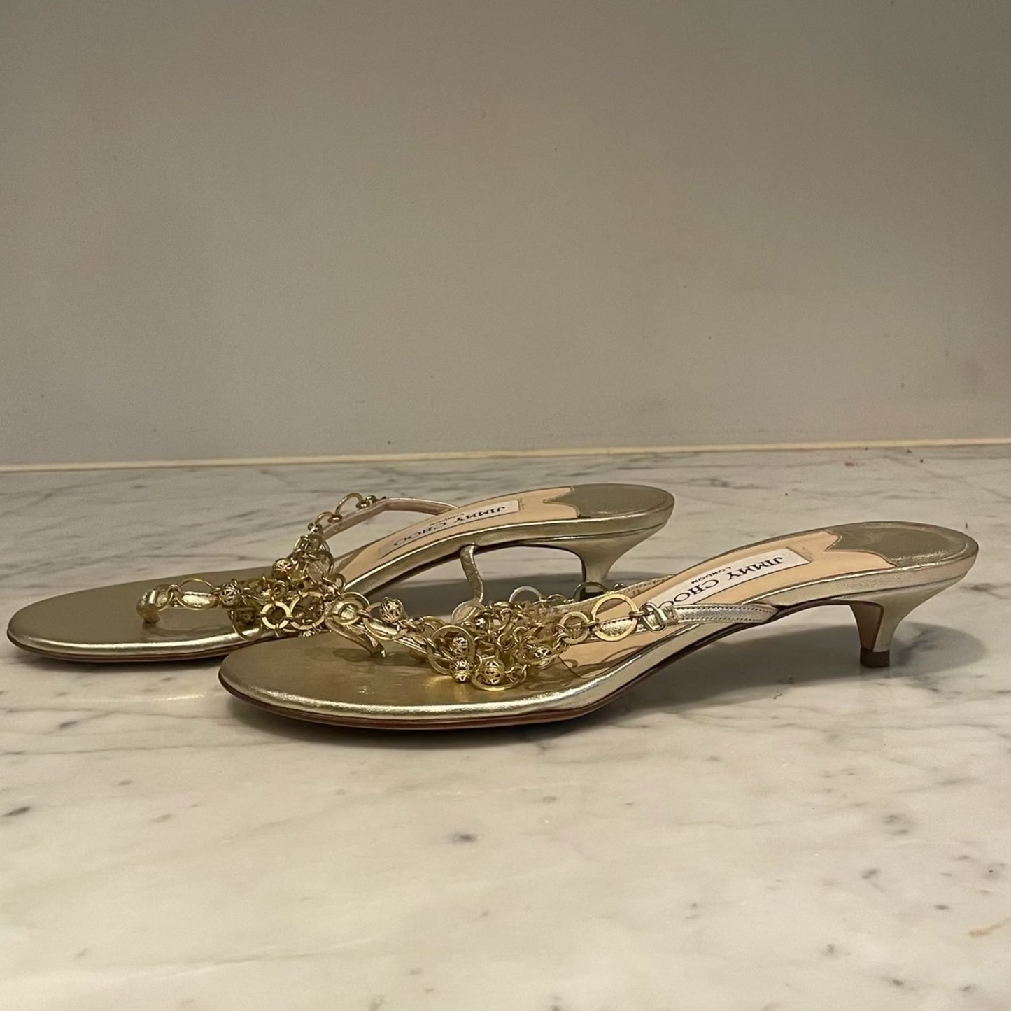 Jimmy Choo - Sandal med lille hæl - Guld